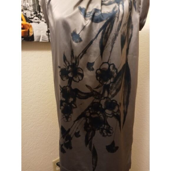 LC Lauren Conrad S/XS Floral Grey Sleeveless Blouse - Picture 2 of 6